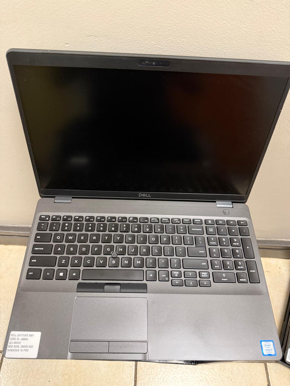 DELL 5501 - I5-9TH 8-256GB - Image 4